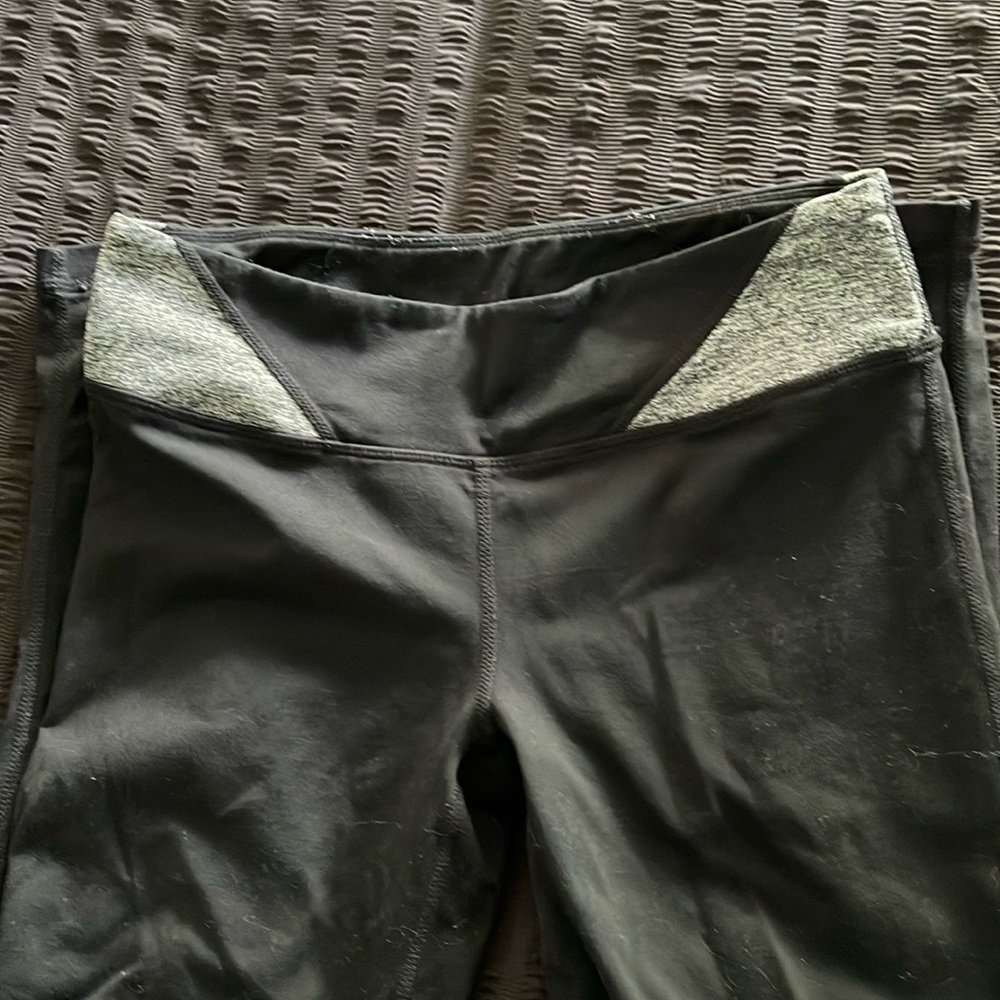 TNA leggings